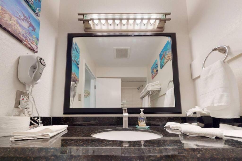 Sea Breeze, Studio 510, Beach Steps Away!+Pool+Wifi Раскин Экстерьер фото