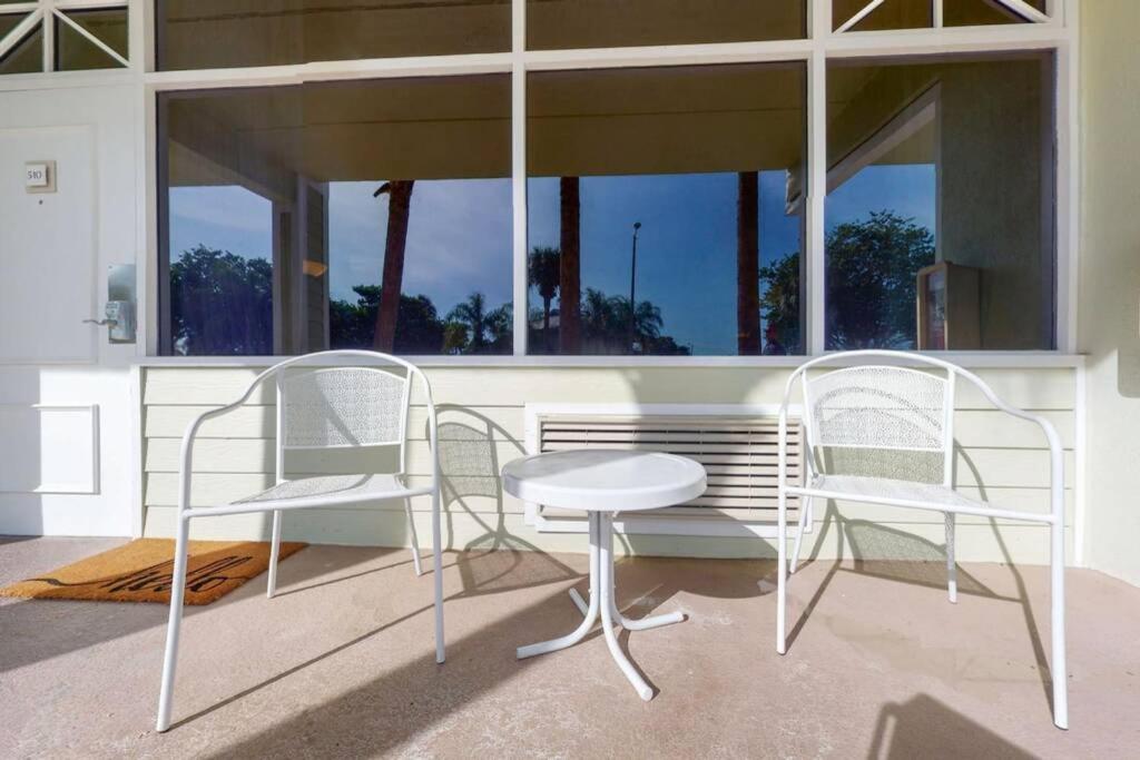 Sea Breeze, Studio 510, Beach Steps Away!+Pool+Wifi Раскин Экстерьер фото